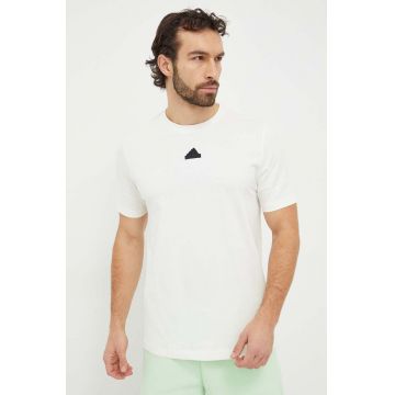 adidas tricou din bumbac bărbați, culoarea bej, cu imprimeu IS2857