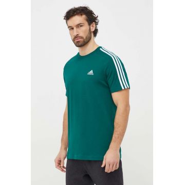 adidas tricou din bumbac bărbați, culoarea verde, cu imprimeu  IS1333