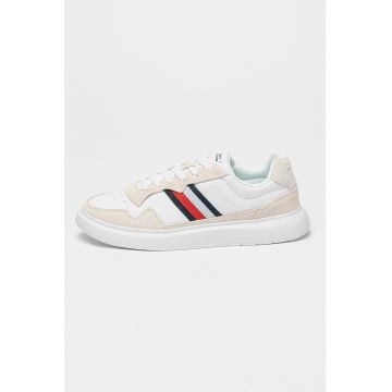 Pantofi sport de piele intoarsa si garnituri sintetice