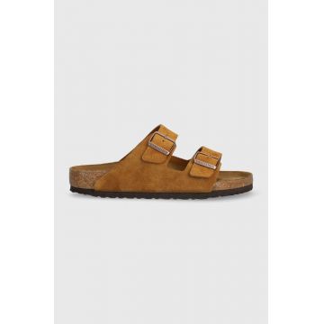 Birkenstock papuci din piele Arizona barbati, culoarea maro, 1027082