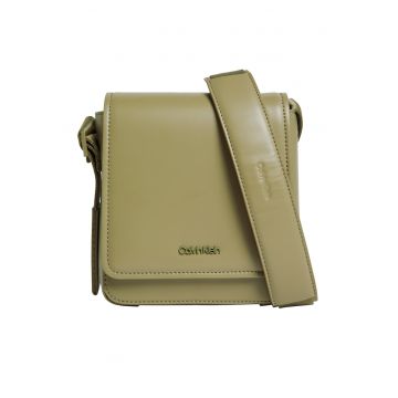 Geanta crossbody cu clapa Minimal Focus