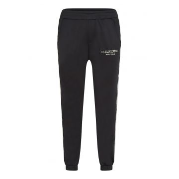 Pantaloni conici de trening cu banda elastica in talie