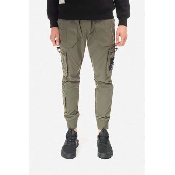 Alpha Industries pantaloni bărbați, culoarea verde, cu fit cargo 108203.142-green