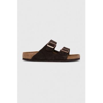 Birkenstock papuci din piele Arizona barbati, culoarea maro, 1027077