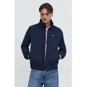 Tommy Jeans geaca barbati, culoarea albastru marin, de tranzitie, DM0DM15382