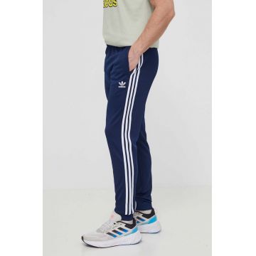 adidas Originals pantaloni de trening Adicolor Classics SST culoarea bleumarin, cu imprimeu, IR9887