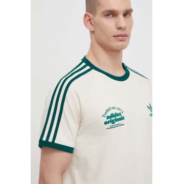 adidas Originals tricou din bumbac bărbați, culoarea bej, cu imprimeu
