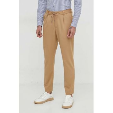 BOSS pantaloni barbati, culoarea bej, drept