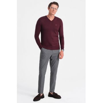 Pulover slim fit cu decolteu in V - Visiniu