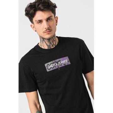 Tricou cu decolteu la baza gatului si imprimeu logo