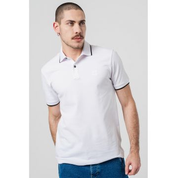 Tricou polo cu detaliu logo