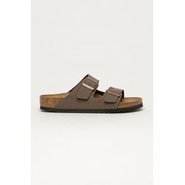 Birkenstock papuci Arizona culoarea maro, 151181