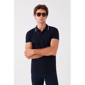 Tricou polo cu detalii cu model in dungi