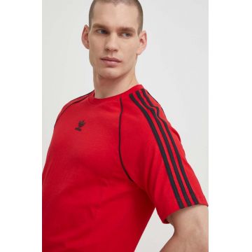 adidas Originals tricou din bumbac bărbați, culoarea roșu, cu imprimeu IR9449