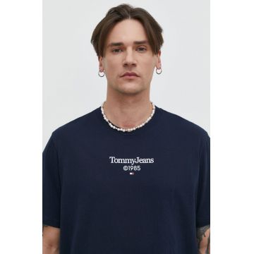 Tommy Jeans tricou din bumbac bărbați, culoarea bleumarin, cu imprimeu DM0DM18569