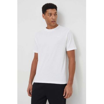 New Balance tricou din bumbac barbati, culoarea alb, cu imprimeu