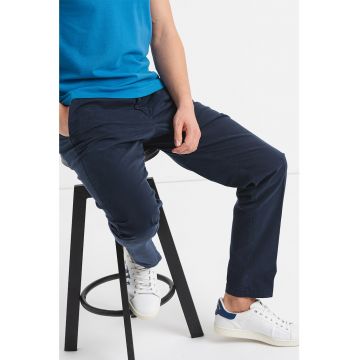 Pantaloni chino cu talie medie