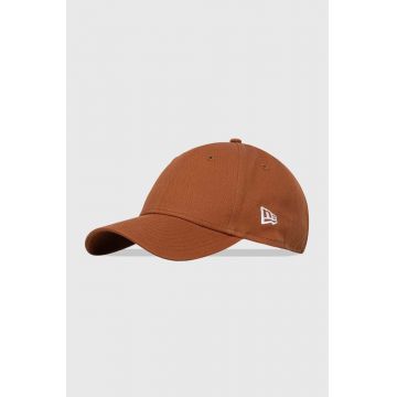 New Era șapcă de baseball din bumbac culoarea maro, neted