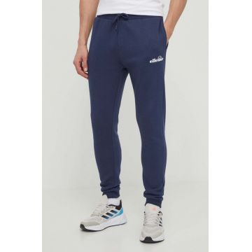 Ellesse pantaloni de trening Cravo Jog Pant culoarea albastru marin, cu imprimeu, SHP16465