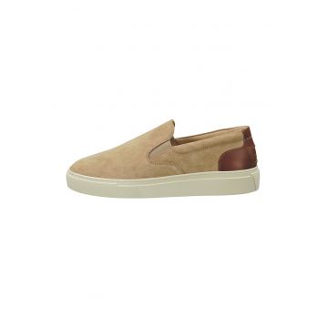 Pantofi slip-on de piele intoarsa cu logo - Bej