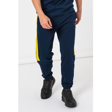 Pantaloni de trening cu croiala dreapta