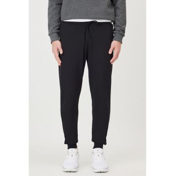 Pantaloni de trening cu talie ajustabila