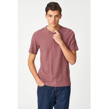 Tricou uni cu decolteu henley