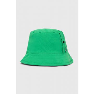 The North Face palarie cu doua fete culoarea verde, NF0A7WGY4GI1