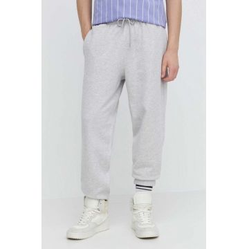 Tommy Jeans pantaloni de trening din bumbac culoarea gri, uni DM0DM18378