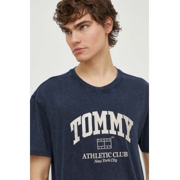 Tommy Jeans tricou din bumbac bărbați, culoarea bleumarin, cu imprimeu, DM0DM18557