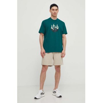 adidas Originals tricou din bumbac barbati, culoarea verde, cu imprimeu, IS0177