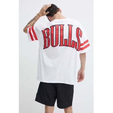 New Era tricou din bumbac barbati, culoarea alb, cu imprimeu, CHICAGO BULLS