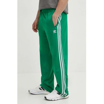 adidas Originals pantaloni de trening culoarea verde, cu imprimeu, IU0768