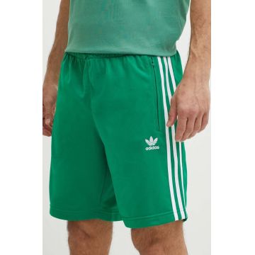 adidas Originals pantaloni scurți barbati, culoarea verde, IM9420