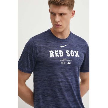 Nike tricou Boston Red Sox barbati, culoarea albastru marin, cu imprimeu