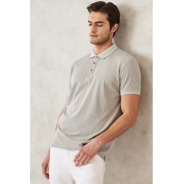 Tricou polo slim fit cu fenta cu nasturi