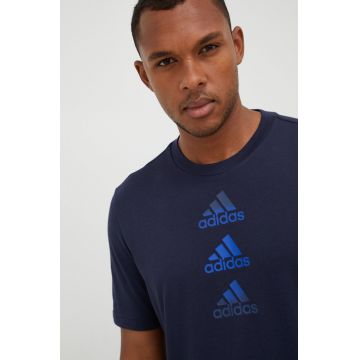 adidas Performance tricou de antrenament Designed To Move culoarea albastru marin, cu imprimeu