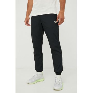 Reebok Classic pantaloni de trening barbati, culoarea negru, neted