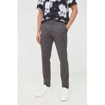 Sisley pantaloni barbati, culoarea gri, mulata