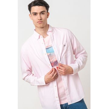 Camasa regular fit cu model in dungi si buzunar pe piept