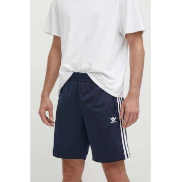 adidas Originals pantaloni scurti Firebird barbati, culoarea albastru marin, IM9422