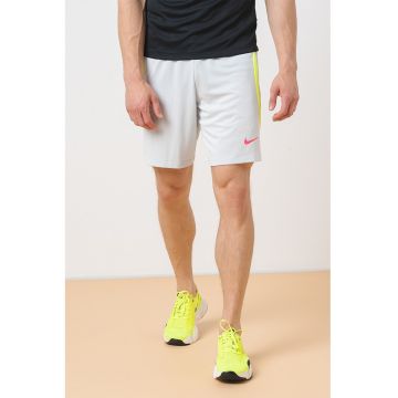 Pantaloni scurti cu tehnologie Dri Fit pentru fotbal Strike III