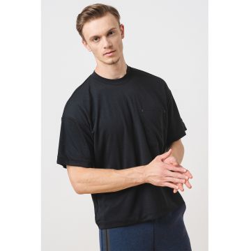 Tricou cu tehnologie Dri Fit si decolteu rotund