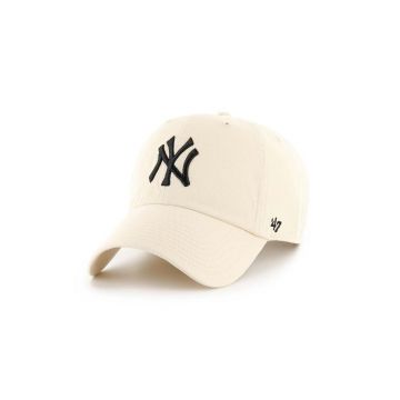47 brand sapca MLB New York Yankees culoarea bej, cu imprimeu, B-NLRGW17GWS-NTQ