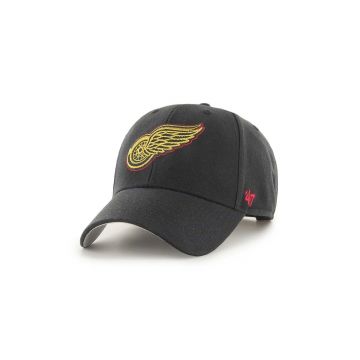 47 brand sapca NHL Detroit Red Wings culoarea negru, cu imprimeu, H-MTLCS05WBP-BKA