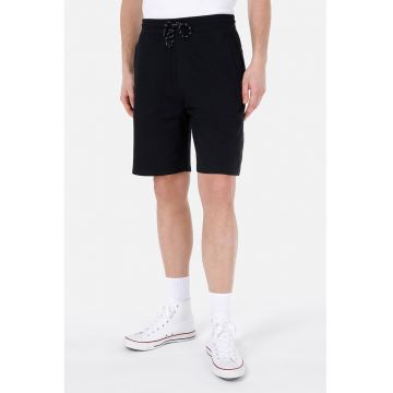 Pantaloni scurti cu talie ajustabila