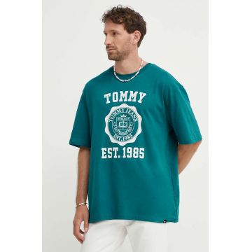 Tommy Jeans tricou din bumbac bărbați, culoarea verde, cu imprimeu, DM0DM18560