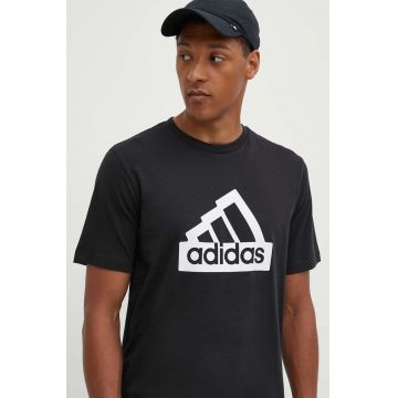 adidas tricou din bumbac Essentials barbati, culoarea negru, cu imprimeu, IW2702