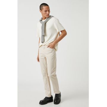 Blugi slim fit cu buzunare