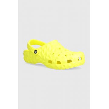 Crocs papuci Classic Geometric Clog culoarea galben, 209563